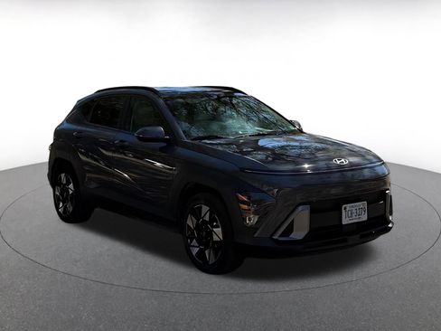 Used 2025 Hyundai Kona SEL image 12