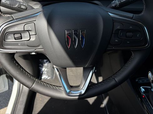 Used 2025 Buick Encore GX Preferred image 33