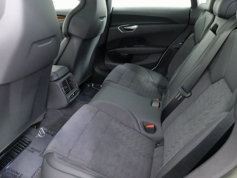 Used 2023 Audi e-tron GT Premium Plus image 40