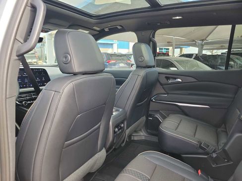 New 2026 Chevrolet Traverse High Country w/ LPO, Floor Liner Package AWD/4WD image 16