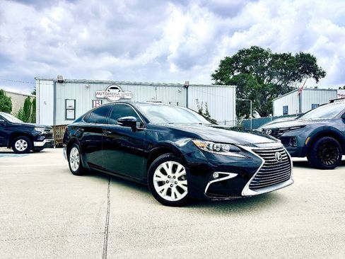 Used 2015 Lexus ES 350 w/ Premium Package FWD image 4
