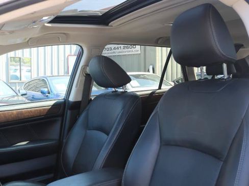 Used 2019 Subaru Outback 2.5i Limited AWD/4WD image 8