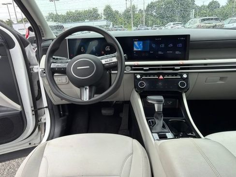 Used 2025 Hyundai Tucson SEL FWD image 16
