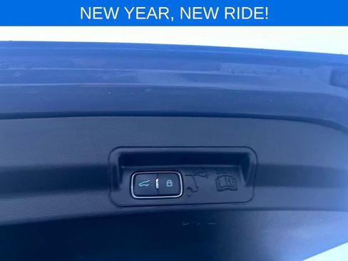 Certified 2021 Ford Explorer XLT w/ Class III Trailer Tow Package image 40