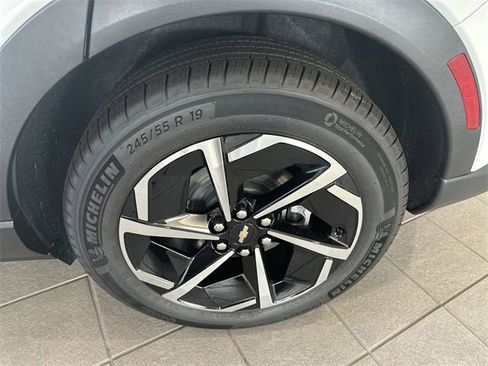 New 2026 Chevrolet Equinox EV LT image 29