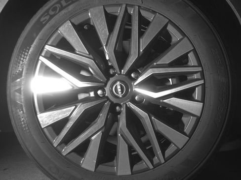 Used 2025 Nissan Altima 2.5 SV image 13