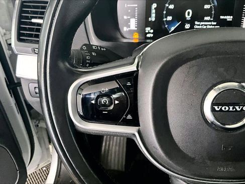 Used 2018 Volvo XC90 T5 Momentum image 23