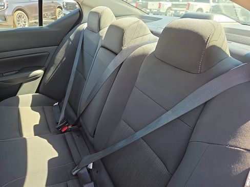 Used 2025 Nissan Altima 2.5 SV AWD/4WD image 19