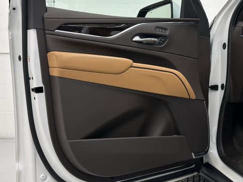 Used 2024 Cadillac Escalade ESV Sport w/ LPO, ONYX Package image 25