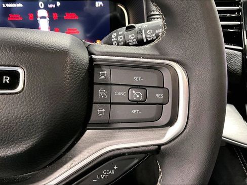 Used 2025 Jeep Wagoneer Series II w/ Premium Group I image 25