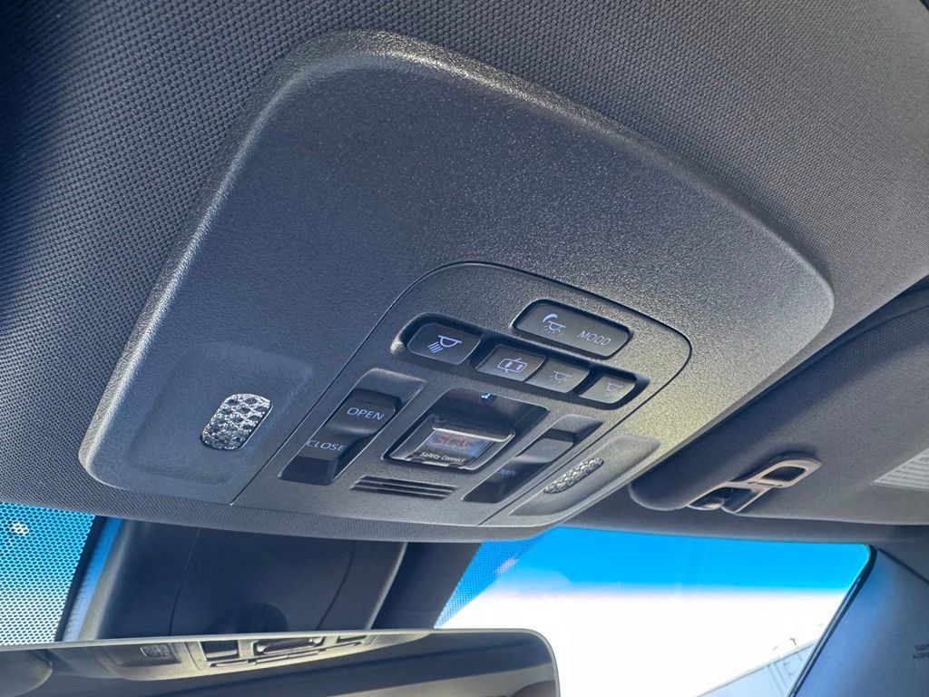 Used 2019 Toyota Avalon Limited w/ Advanced Safety Package FWD image 31