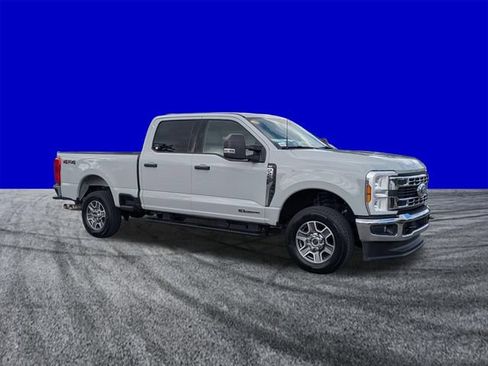 Certified 2025 Ford F250 XLT AWD/4WD image 2