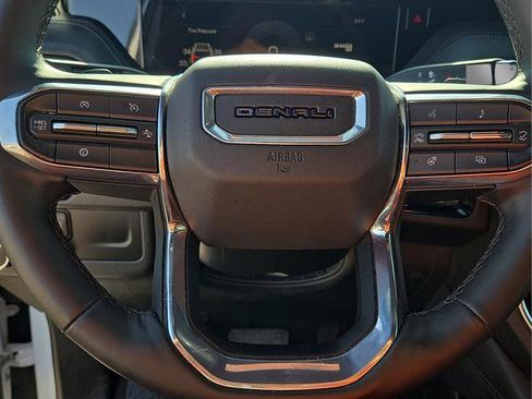 Used 2025 GMC Yukon Denali image 31