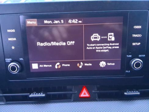 Used 2024 Kia Sportage LX image 13