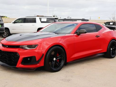 Used 2018 Chevrolet Camaro ZL1 image 3