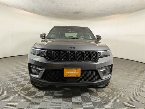 Certified 2025 Jeep Grand Cherokee Altitude AWD/4WD image 2