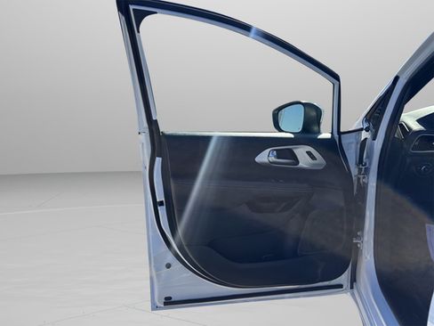 Used 2023 Chrysler Pacifica Touring-L w/ S Appearance Package image 25