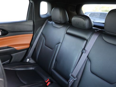 Used 2024 Jeep Compass Limited image 22