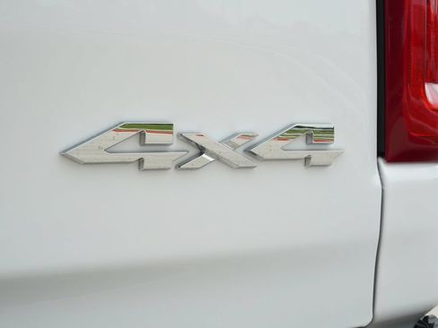 Used 2025 RAM 1500 Laramie w/ Sport Appearance Package AWD/4WD image 9