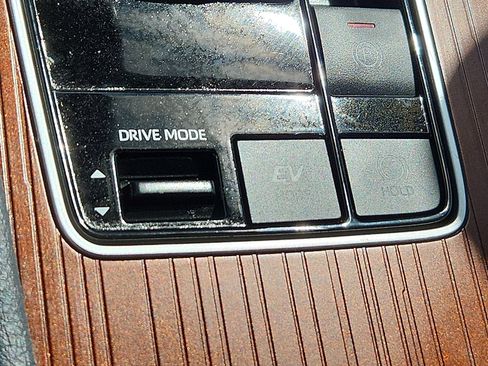 Used 2023 Toyota Sienna XLE w/ XLE Plus Package AWD/4WD image 26