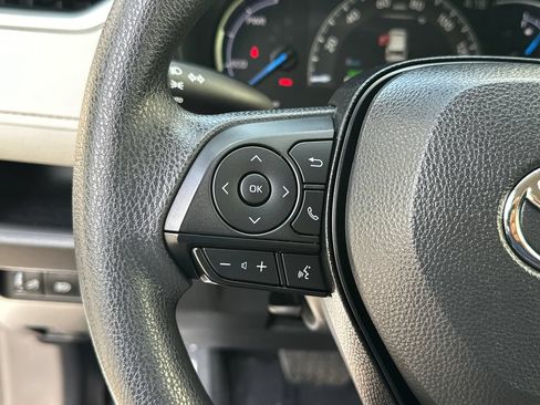 Used 2025 Toyota RAV4 XLE AWD/4WD image 23