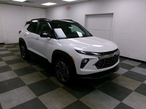 New 2026 Chevrolet TrailBlazer RS w/ Convenience Package AWD/4WD image 2