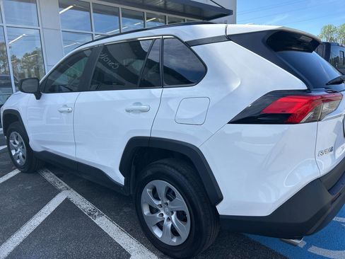 Used 2021 Toyota RAV4 LE image 27