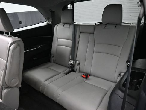 Used 2019 Honda Pilot Touring image 21