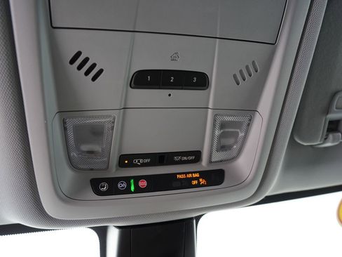 Used 2022 Chevrolet Blazer LT image 38