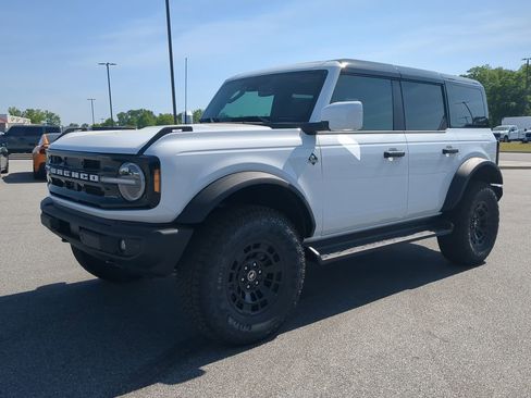 New 2026 Ford Bronco Outer Banks w/ Sasquatch Package image 6