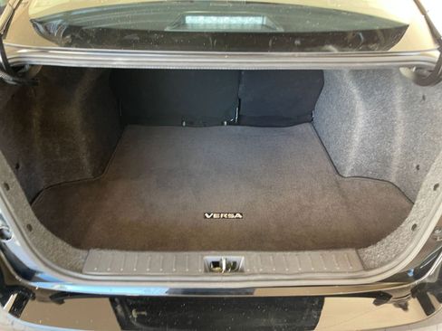 Used 2025 Nissan Versa SV image 29