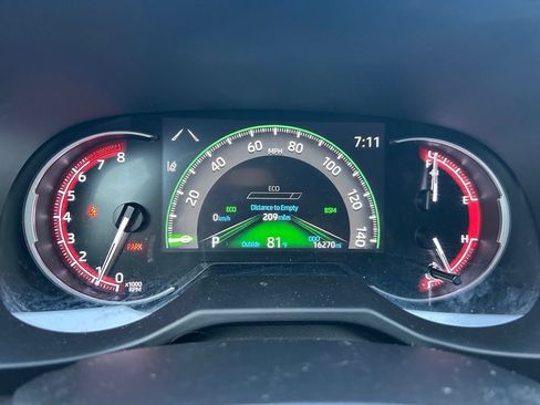 Used 2025 Toyota RAV4 XLE w/ Convenience Package FWD image 24