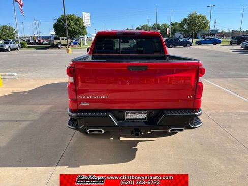 Used 2022 Chevrolet Silverado 1500 LT Trail Boss w/ LT Trail Boss Premium Package AWD/4WD image 4