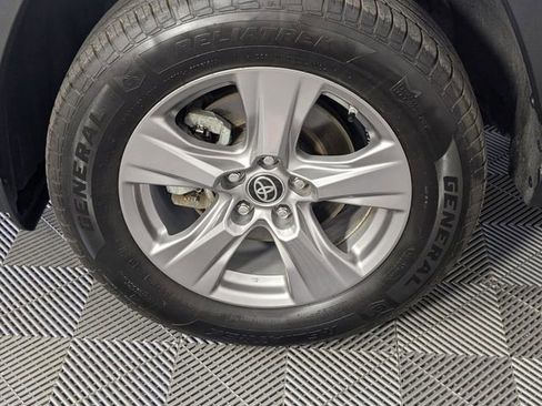 Used 2022 Toyota RAV4 LE image 8