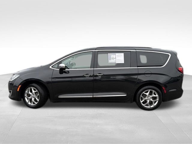 Used 2019 Chrysler Pacifica Limited FWD image 2