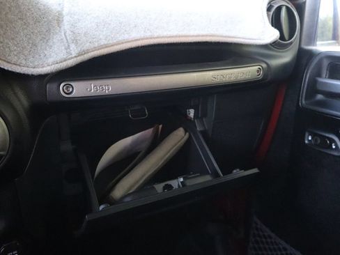 Used 2013 Jeep Wrangler Sport AWD/4WD image 31