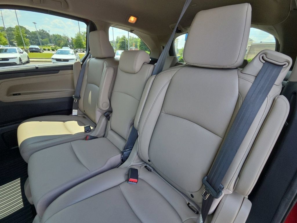 Used 2024 Honda Odyssey Touring image 12