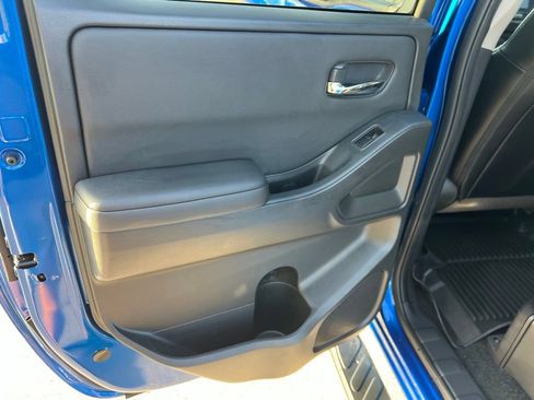 Used 2024 Nissan Frontier SL w/ Technology Package AWD/4WD image 24