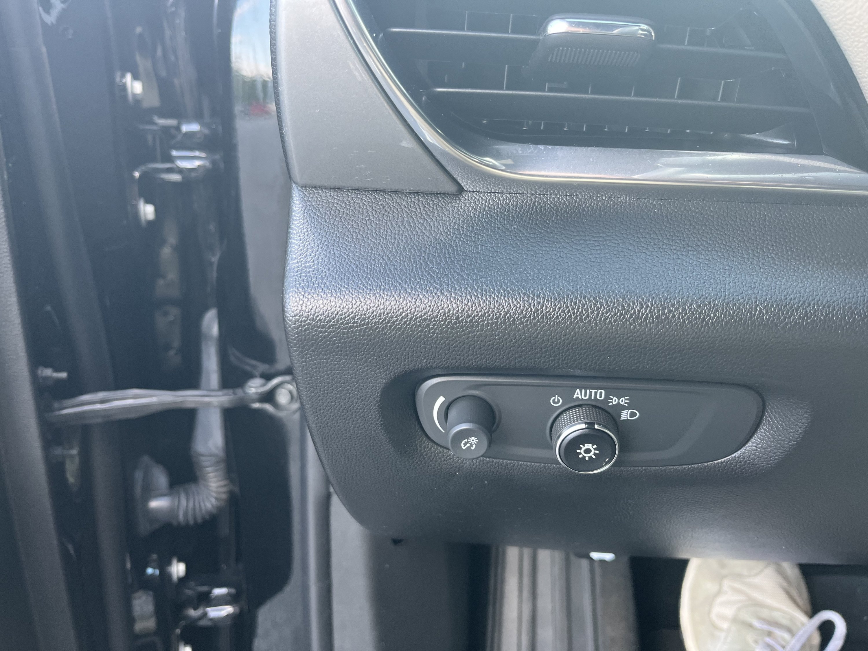 Used 2024 Chevrolet Traverse LS w/ Safety Package FWD image 16