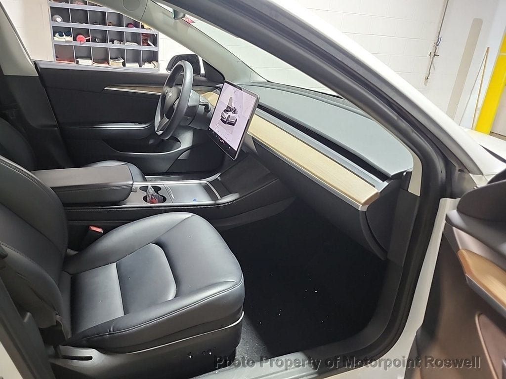 Used 2023 Tesla Model 3 Standard Range RWD image 2