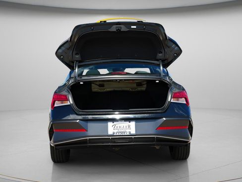 New 2026 Hyundai Elantra SEL Sport Premium FWD image 10