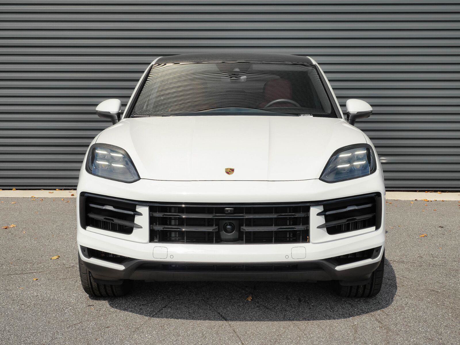 Used 2024 Porsche Cayenne Coupe AWD/4WD image 36