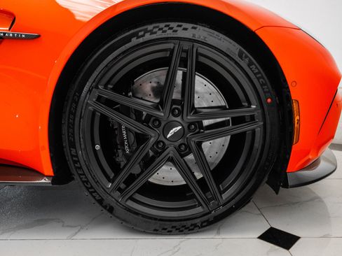 Used 2025 Aston Martin V8 Vantage Coupe image 50