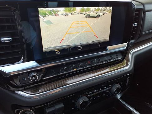 Used 2023 Chevrolet Silverado 1500 LT Trail Boss w/ Convenience Package II AWD/4WD image 38