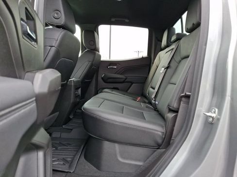 Used 2025 Chevrolet Colorado LT w/ LT Convenience Package AWD/4WD image 13