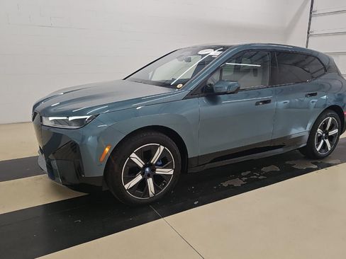 Used 2024 BMW iX xDrive50 w/ Sport Package AWD/4WD image 3