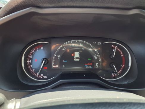 Used 2025 Toyota RAV4 XLE FWD image 18