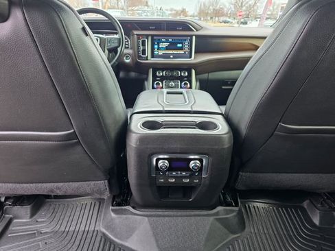 Used 2021 GMC Yukon Denali w/ Denali Premium Package AWD/4WD image 20