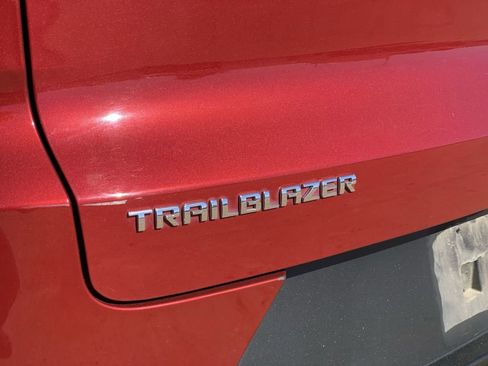Used 2021 Chevrolet TrailBlazer LS FWD image 31