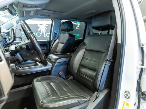 Used 2018 GMC Sierra 3500 Denali AWD/4WD image 10